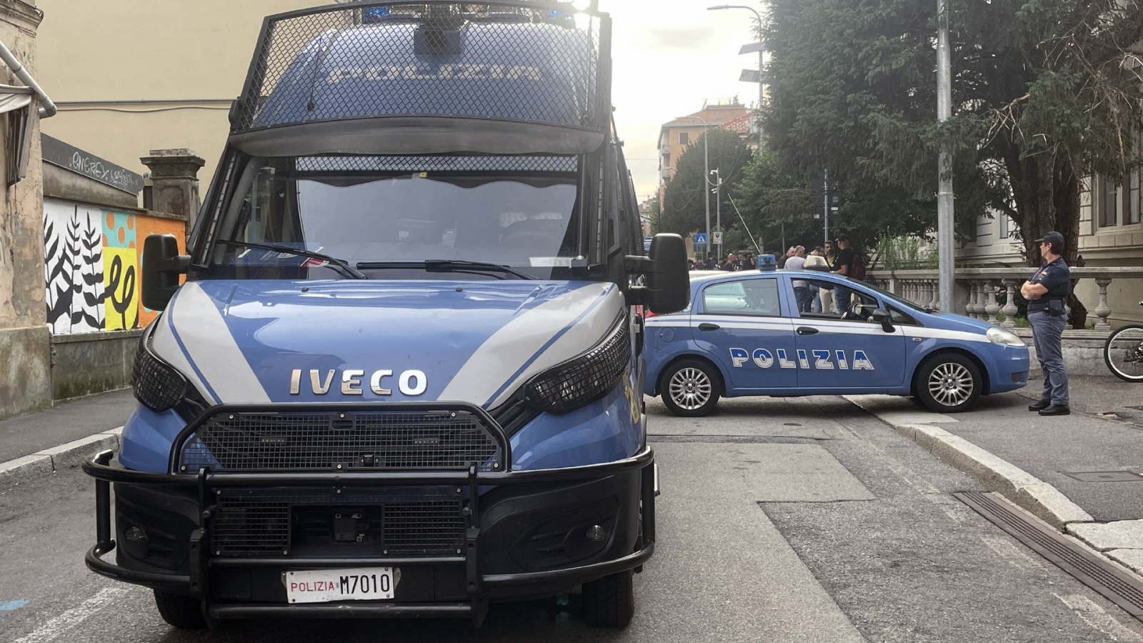 VARESE. CONTROLLI POLIZIA DI STATO, SQUADRA MOBILE E REPARTO MOBILE, IN VIA COMO