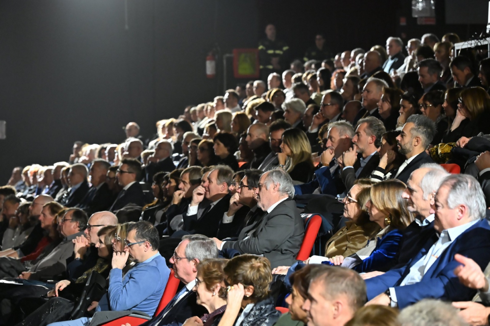 VARESE. 80� CONFCOMMERCIO CELEBRATO AL TEATRO INTRED. BENEDIZIONE MONS. GIOIA, PRESIDENTI ASCOM E CONCERTO