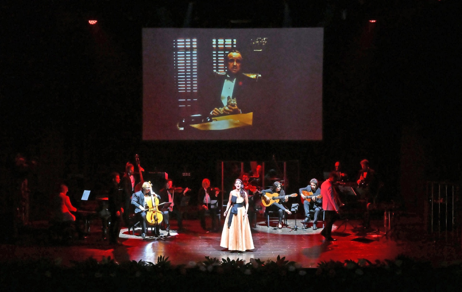 VARESE. 80° CONFCOMMERCIO CELEBRATO AL TEATRO INTRED. BENEDIZIONE MONS. GIOIA, PRESIDENTI ASCOM E CONCERTO