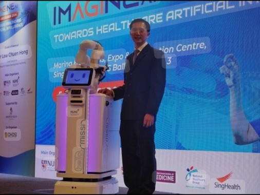 In arrivo a Singapore i robot infermieri