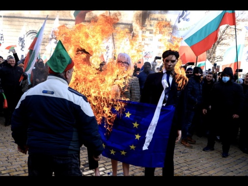 Vandalizzato il palazzo della Commissione Ue a Sofia