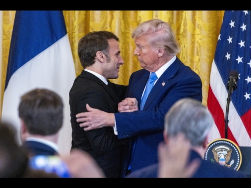 Macron, tregua in Ucraina entro qualche settimana