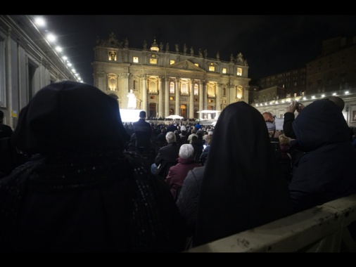 Notte tranquilla per il Papa, sta riposando