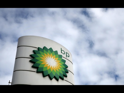 Bp taglia investimenti in rinnovabili e punta su oil