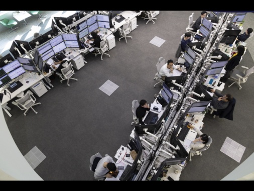 Borsa: l'Asia in calo, non si allenta l'effetto dazi