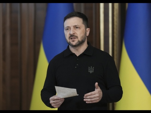 Zelensky, Mosca ha violato la tregua più di 2.000 volte