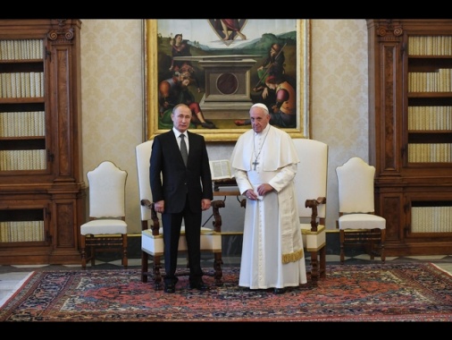 Putin, 'Papa Francesco ha trattato molto bene la Russia'