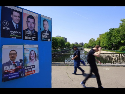 In Romania aperti i seggi per le nuove presidenziali