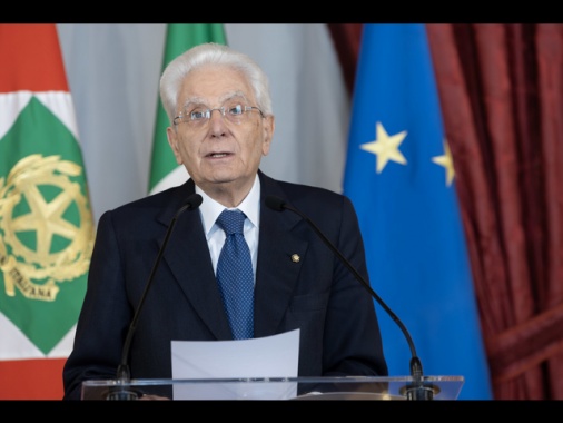 Mattarella, impegno Esercito punto di forza per Repubblica