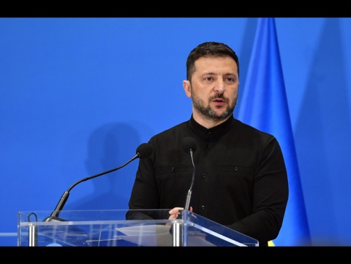 Zelensky, colloqui al via per possibile incontro con Putin