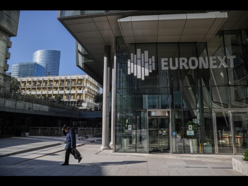 Borsa: Europa cede con le trimestrali, a Francoforte crolla Puma