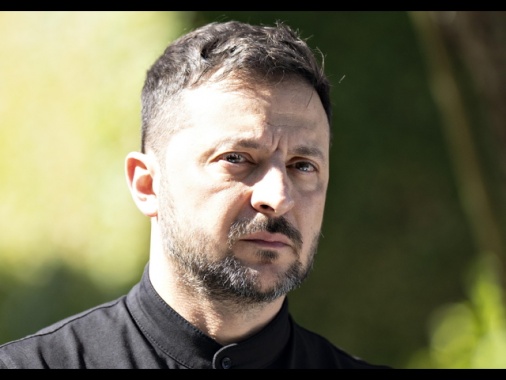 Zelensky al fronte a Kharkiv,mercenari stranieri con Mosca