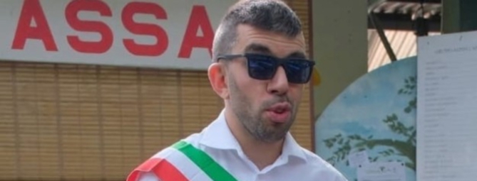 Varese, Pepe in fascia tricolore. Scoppia la polemica