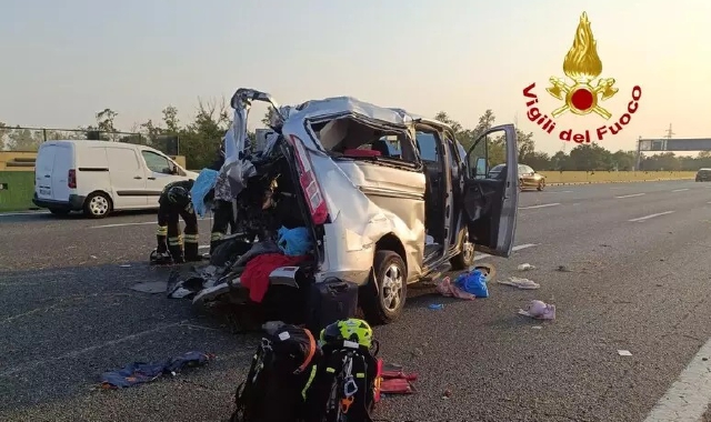 Incidente sulla A4: feriti due bambine e tre adulti