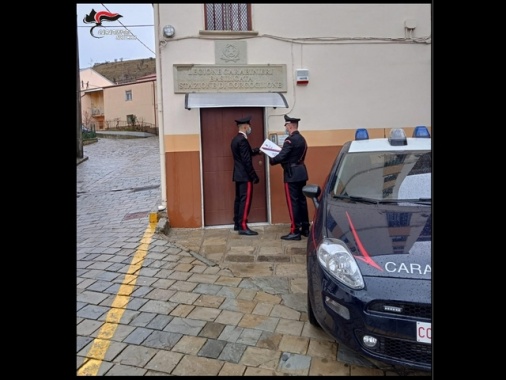 Nel Materano anziano accoltella una donna e poi si suicida