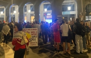 Palestina e Miss Lago Maggiore, i due volti della piazza