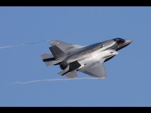 F-35 italiani in Estonia intercettano velivolo russo