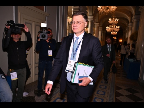 Dombrovskis, mire Mosca oltre Kiev, difesa Ue sia massiccia