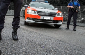 Svizzera, in moto a tutta velocità: 24enne nei guai