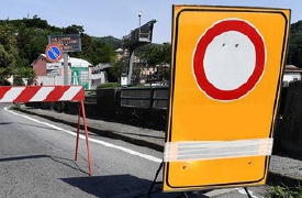 Si ribalta sulla 336: strada chiusa