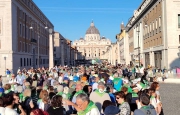 Papa Leone XIV invoca la pace, presenti 60 varesini