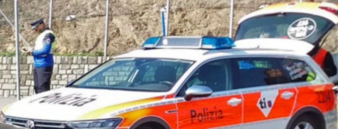 In moto a 107 all’ora. Non potrà più circolare in Svizzera