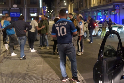 Aggredirono i poliziotti, assolti ultras napoletani