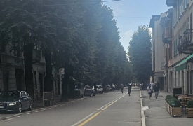 Gira seminudo in centro a Tradate: bloccato