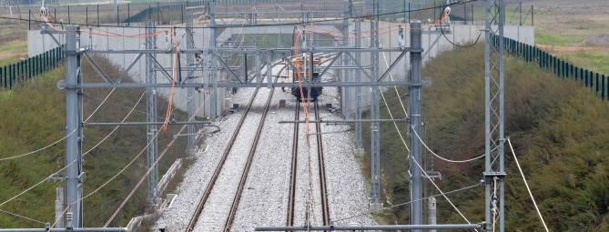 Caronno Pertusella: «Mi butto sotto il treno»