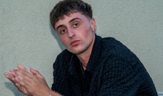 Matteo Carcano in arte Teoz, ha appena pubblicato l’EP “Parole In Vita”