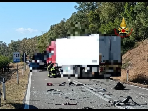 Incidente stradale nel Materano, quattro morti