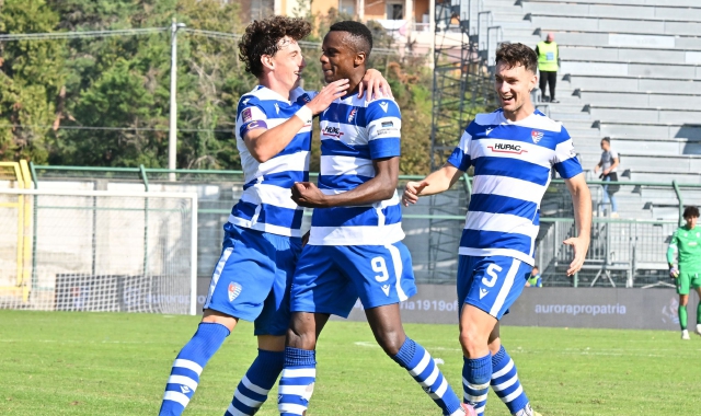 Due gol ma niente vittoria per la Pro Patria (foto Domenico Ghiotto)