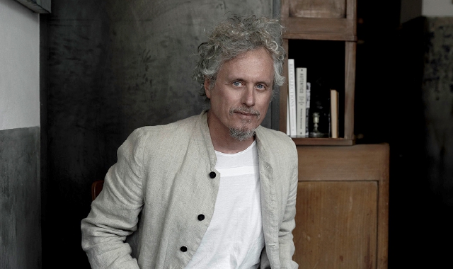 In alto Niccolò Fabi (@Arsh Radpour). #br/#A sinistra #br/#una veduta dello Spirit #br/#di Milan