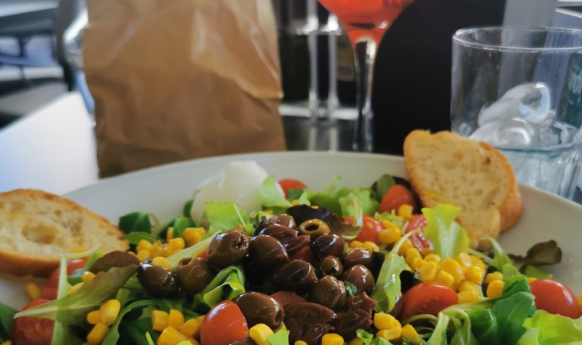 Erba del vicino, il rinoceronte e l’insalatona