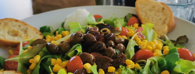 Erba del vicino, il rinoceronte e l’insalatona