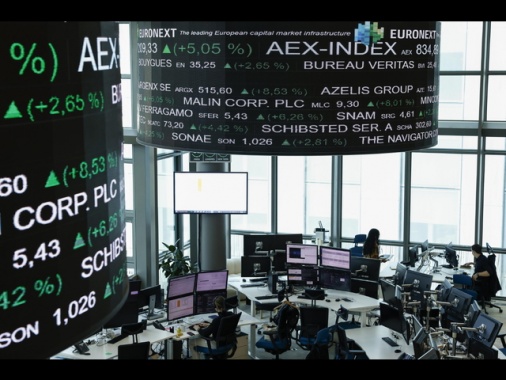 Borsa: Parigi vola (+2,4%) con le scommesse su Lecornu