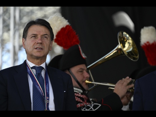 Conte,Meloni in imbarazzo sulla manovra scappa dalle domande