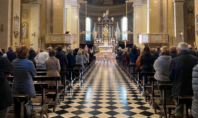Chiesa di San Michele gremita per l’ultimo saluto a Patrizia Crosta
