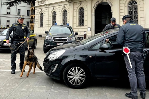 Diciannovenne arrestato per spaccio