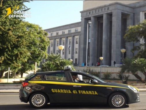 Sottratti 2 mln destinati a coste sarde, arrestato ex direttore