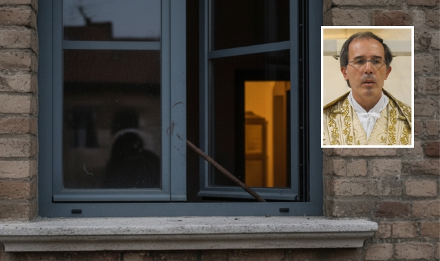 I ladri hanno forzato una finestra al piano terra (foto Archivio). Nel riquadro, don Gianni Giudici