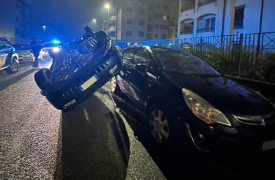Auto ribaltata, paura nella notte a Legnano