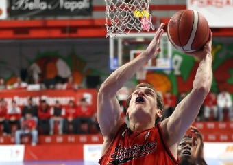 Legnano vince a Piacenza e resta in vetta