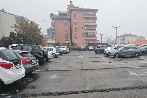 Auto in sosta all’aperto, raffica di danni e furti