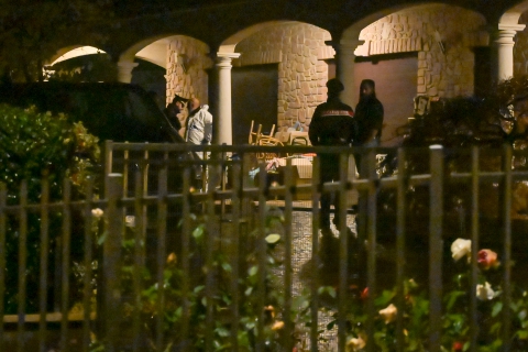 Un colpo al volto della moglie, poi l’omicidio. Bianchi interrogato dal gip