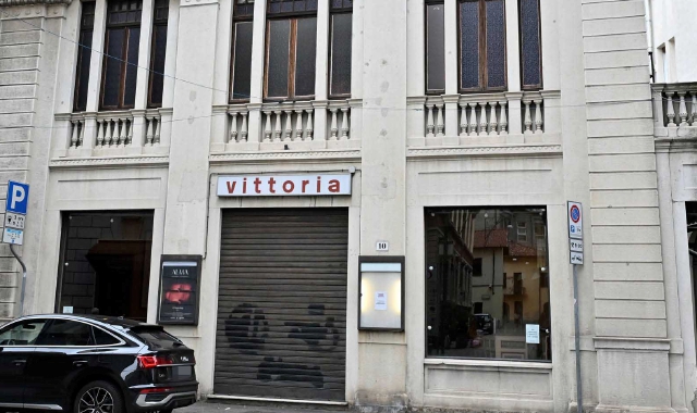 Esterni e internidel  Cinema Vittoria, chiuso dal duemila e da tempo   in cerca di nuovi investitori immobiliari  (foto Angelo Puricelli)