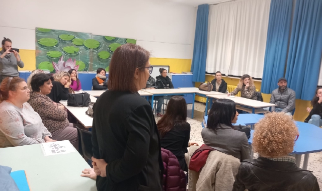 A scuola senza zaino, il salvagente per l’istituto di Comabbio