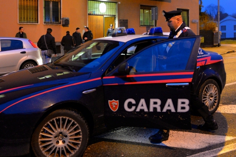 Violenza sessuale a Gallarate: donna aggredita all’alba