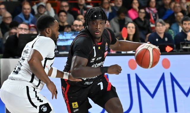 Assui azzurro insieme con Librizzi