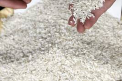 Duecento dosi di coca nascoste nel riso: arrestato